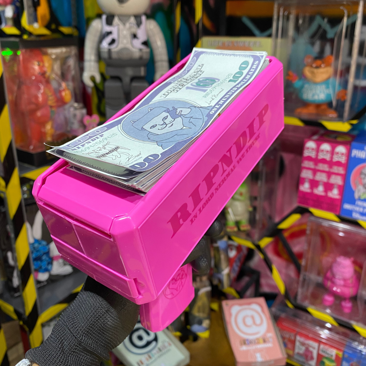 Money Gun - Pink active