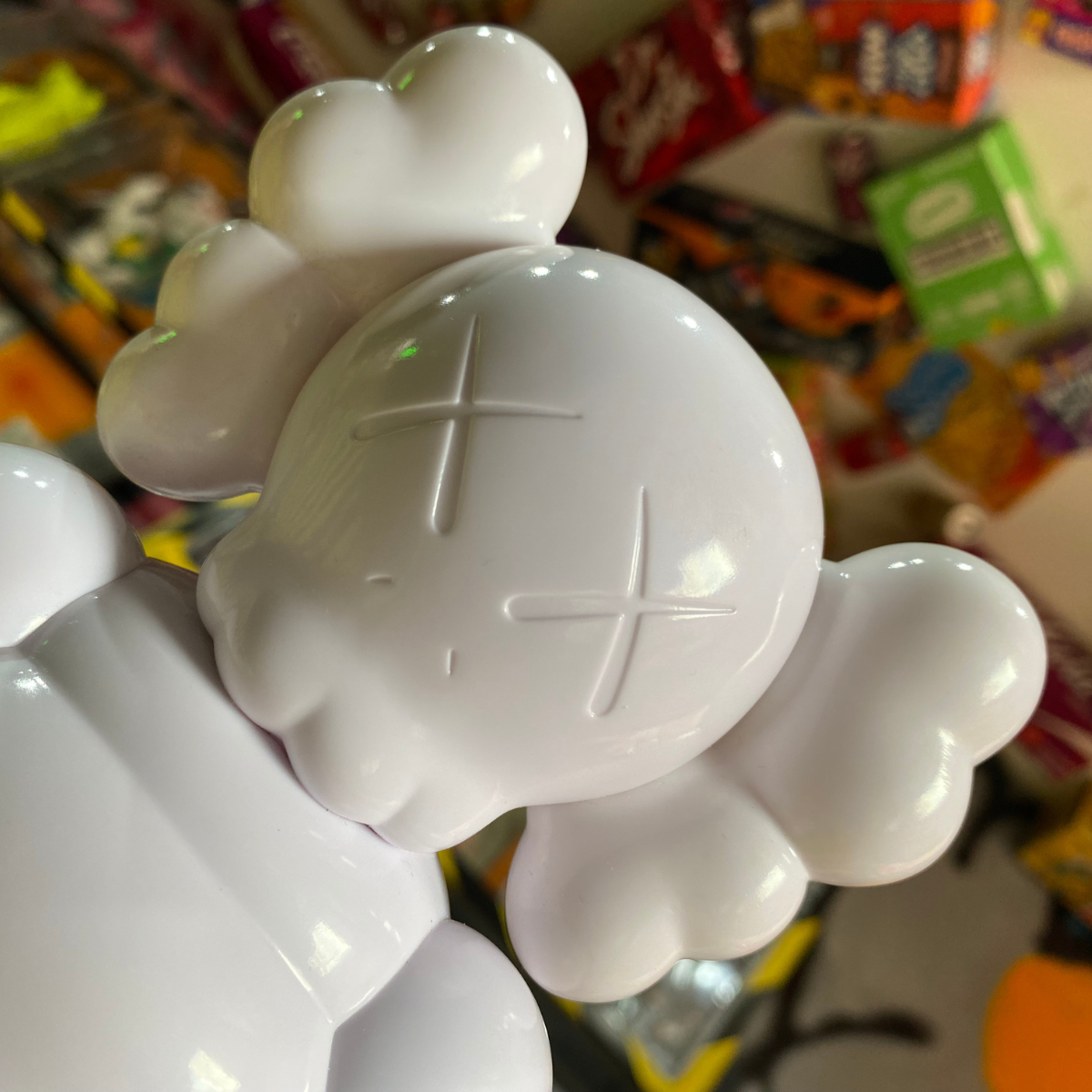 Kaws What Party - Blanco