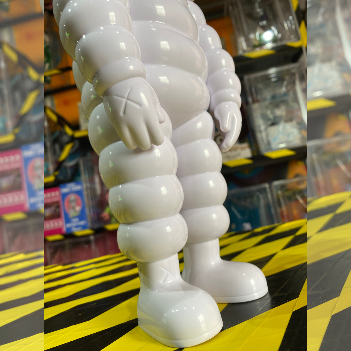 Kaws What Party - Blanco