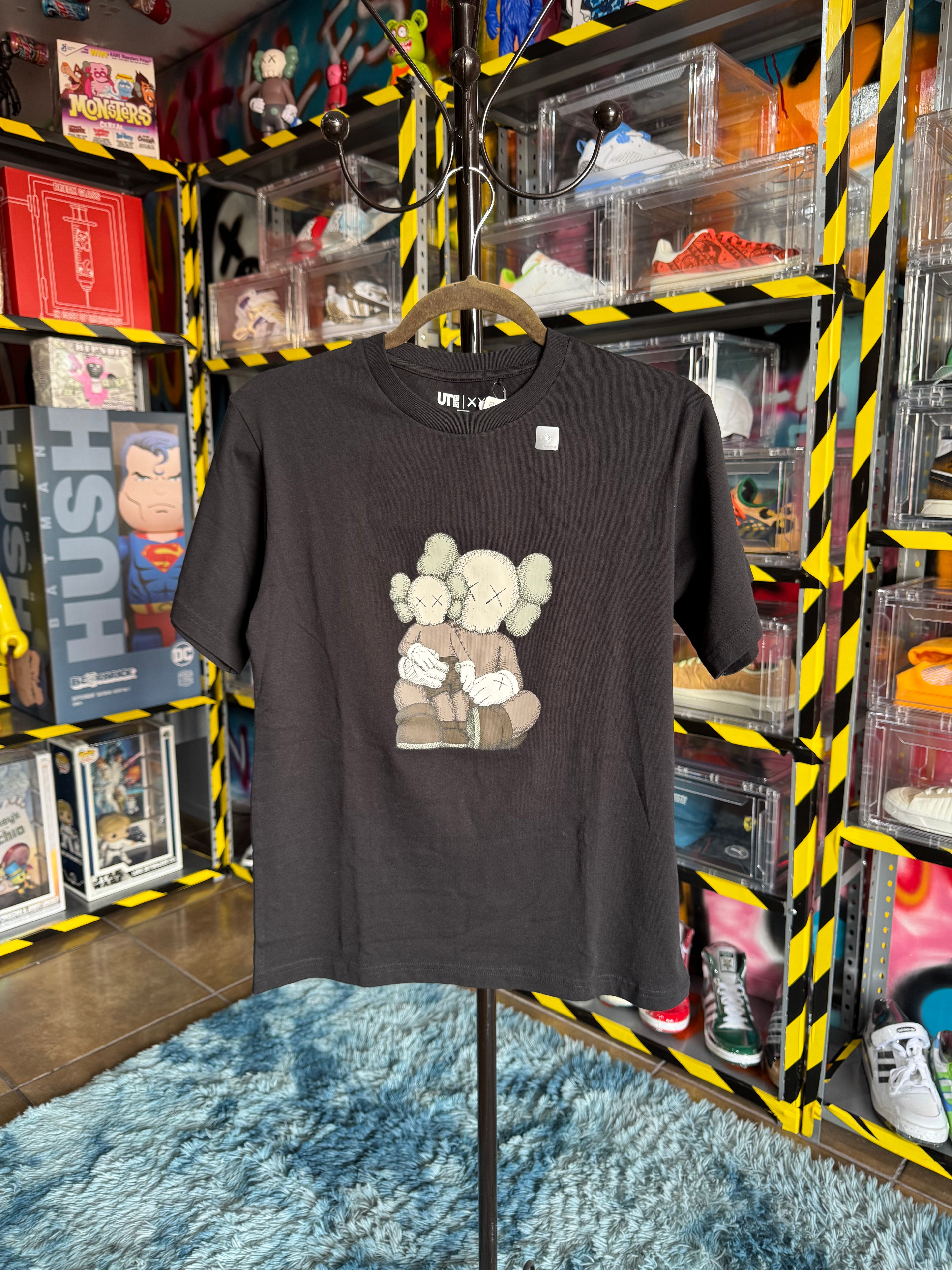 Playera Kaws Uniqlo