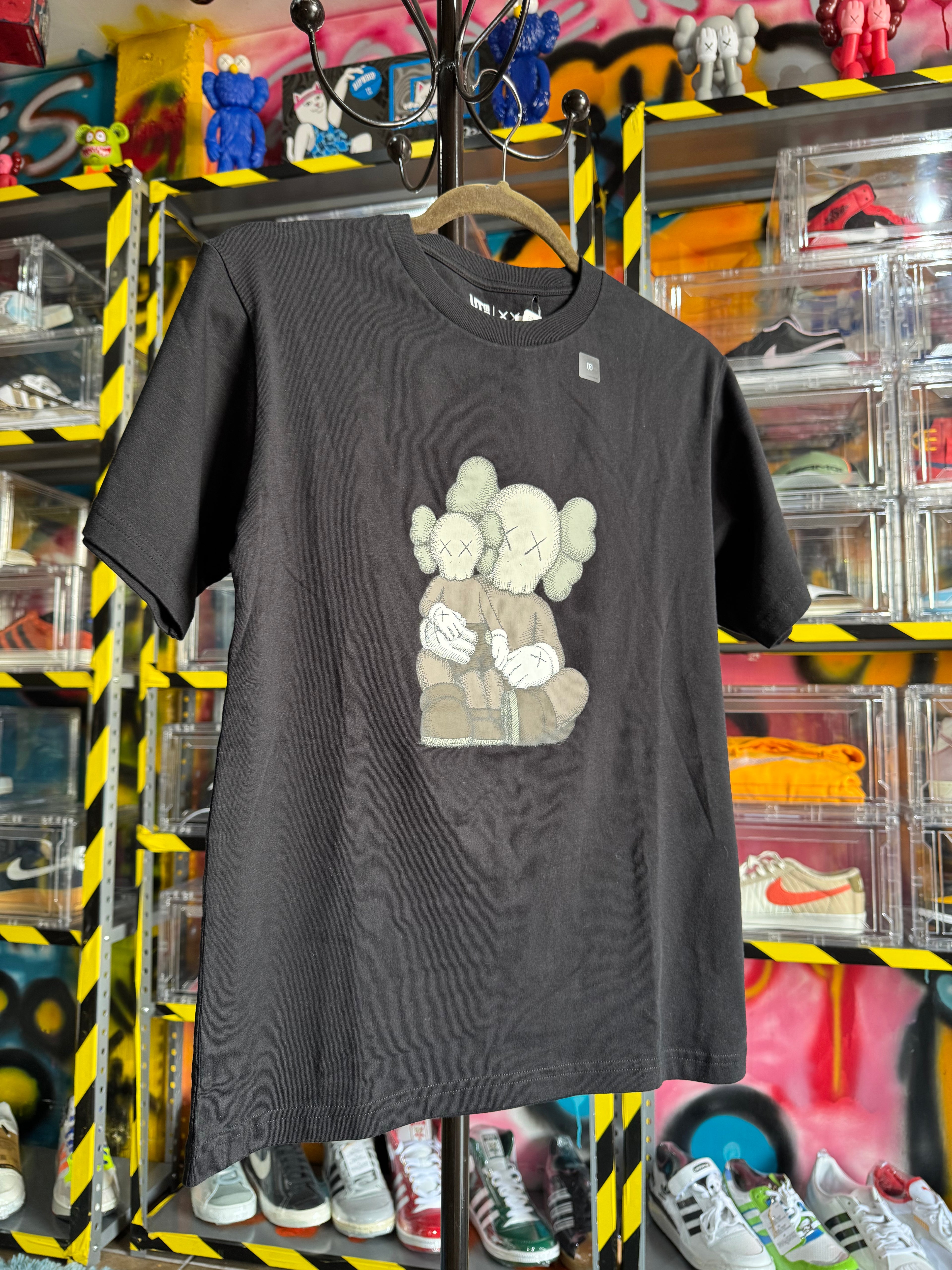 Playera Kaws Uniqlo