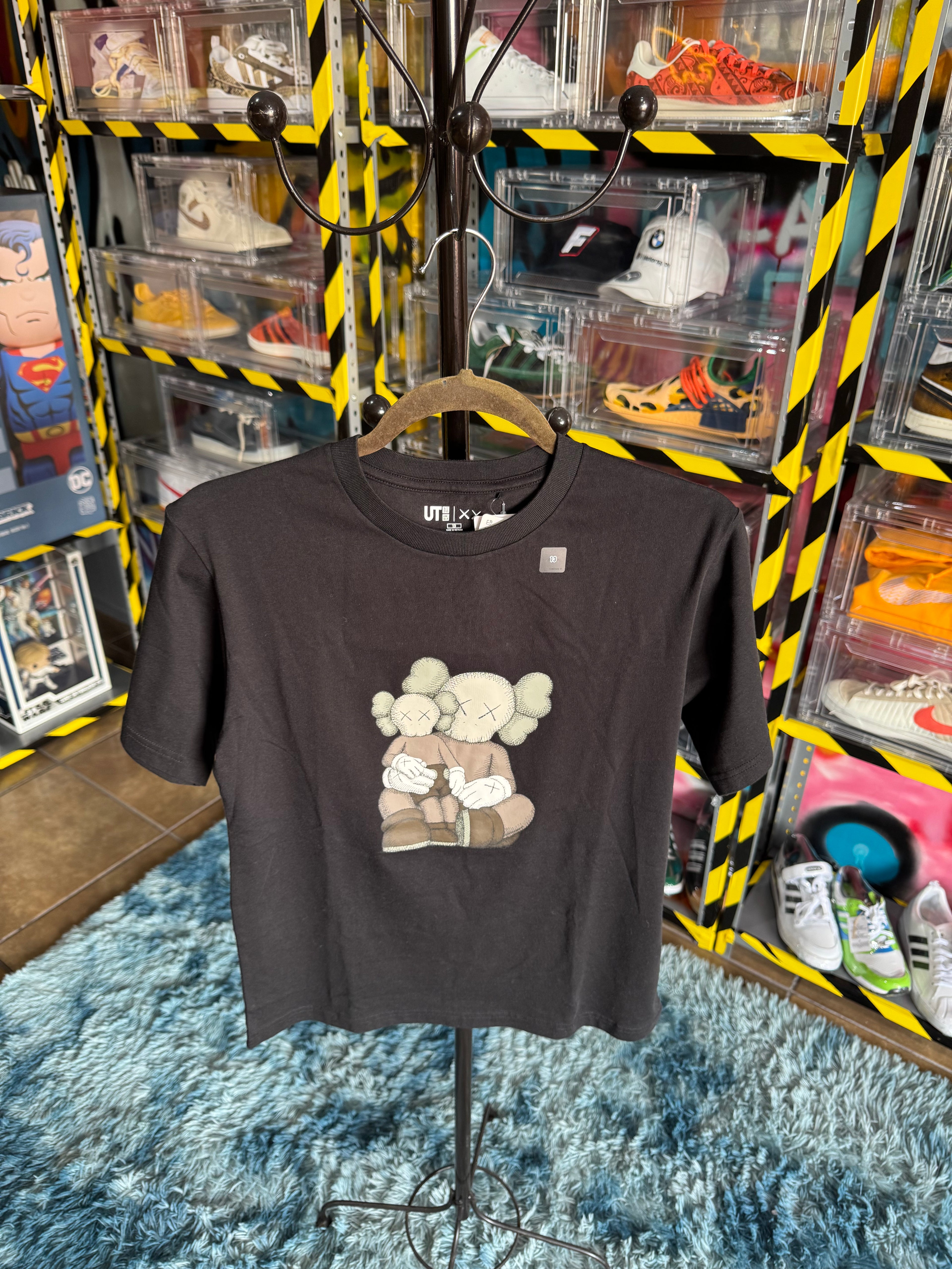 Playera Kaws Uniqlo