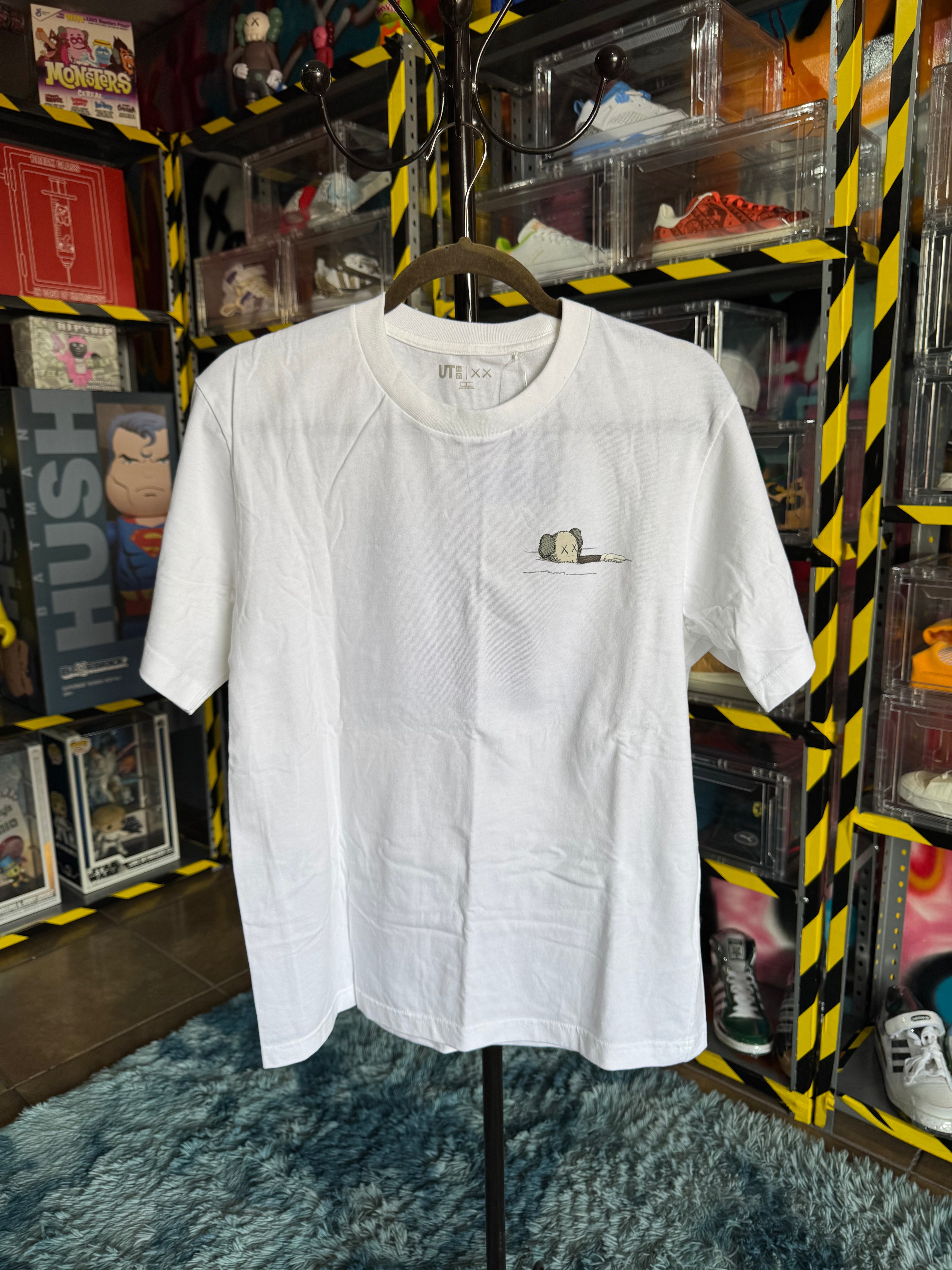 Playera Kaws Uniqlo Blanca