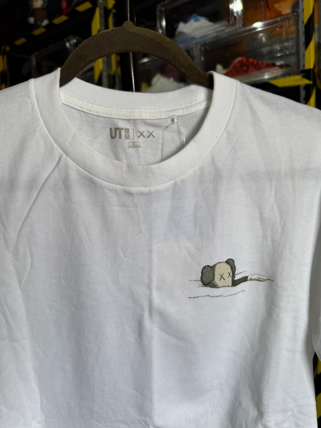 Playera Kaws Uniqlo Blanca